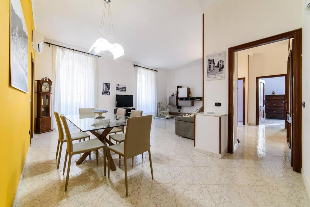 Casa Vacanze “In Centro” Salerno Kültér fotó
