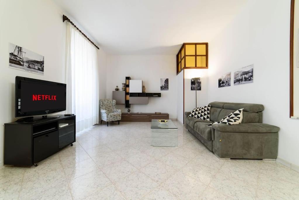 Casa Vacanze “In Centro” Salerno Kültér fotó