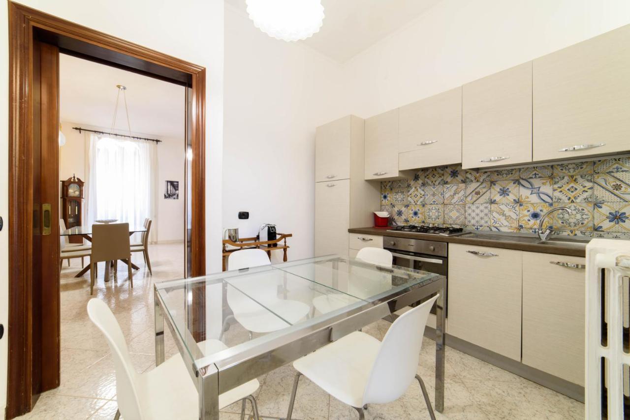 Casa Vacanze “In Centro” Salerno Kültér fotó